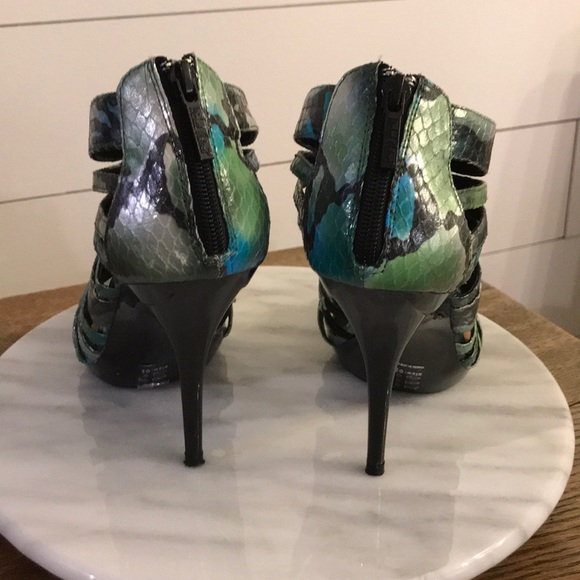 Shoes - Picture 2 of 4